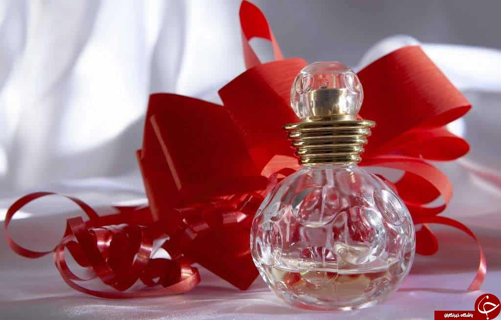 چرا عطر دوری می آورد؟! / پشت پرده کادو دادن عطر و جدایی چیست؟ + احادیث معصومین(ع) پیرامون استفاده از عطر و هدیه دادن/ شایعه ای که مختص ایرانیان است!