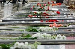 عطر افشانی و غبار روبی گلزار شهدای همدان