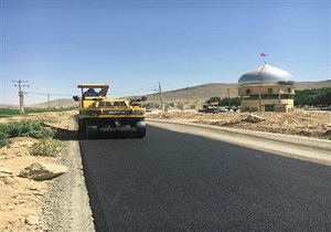 اجرای عملیات لکه گیری و روکش آسفالت در شهرکرد