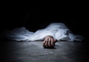 پیرمرد ثروتمند قربانی طمع فرزند پرستار خود شد