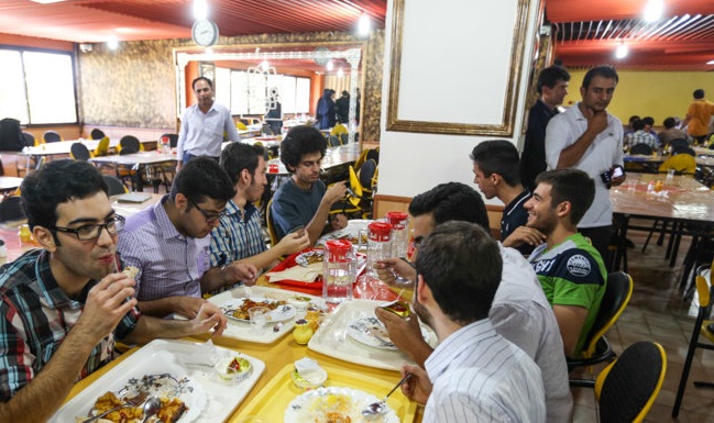 ///////////////// برزگری /////////////////////////// فعلا افزایش قیمت غذای دانشجویی اعلام نشده/ توزیع ژتون&zwnj;های غذای دانشجو با همان نرخ سال گذشته / فعلا نرخ جدیدی برای غذای دانشجویی در کار نیست