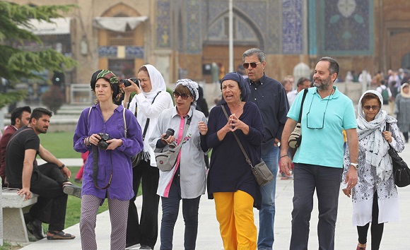 حضور گردشگران جوان در اصفهان کمک شایانی به اقتصاد می کند