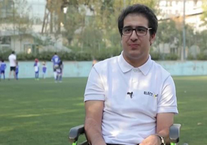 فوتبالیستی که مربی&zwnj;گری را از روی ویلچر در اسپانیا آموخت +فیلم