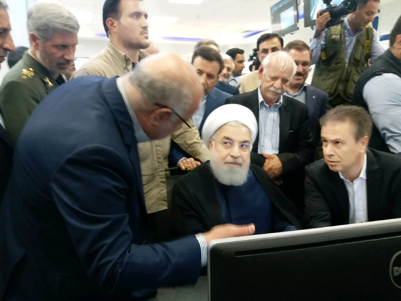 رئیس جمهور پتروشیمی مرجان عسلویه را افتتاح کرد