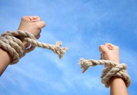 کمپ‌های ترک اعتیاد کمترین اثر را در  بهبود معتادان دارند/ اعتیاد یک بیماری چند بعدی است
