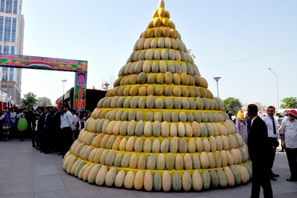 مردم تاجیکستان جشن خربزه گرفتند + تصاویر
