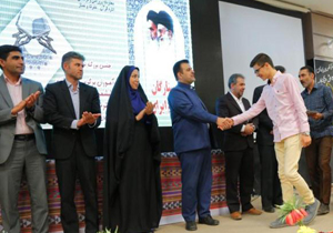 تجلیل از ۳۰۰ دانش آموز برتر در مسابقات فرهنگی هنری