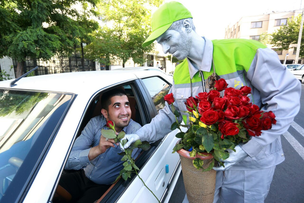 بخشش از دارایی نیست از دل بزرگ است