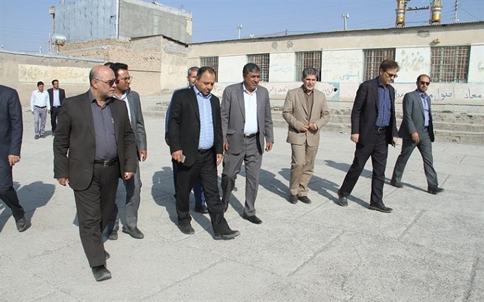 بازدید معاون وزیر از مدارس بافت، رابر و ارزوییه
