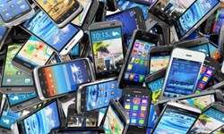 گزارش فارس از بازار پرتلاطم ارز و سوت و کوری مراکز خرید تلفن همراه/این موبایل&zwnj;ها تزئینی است!