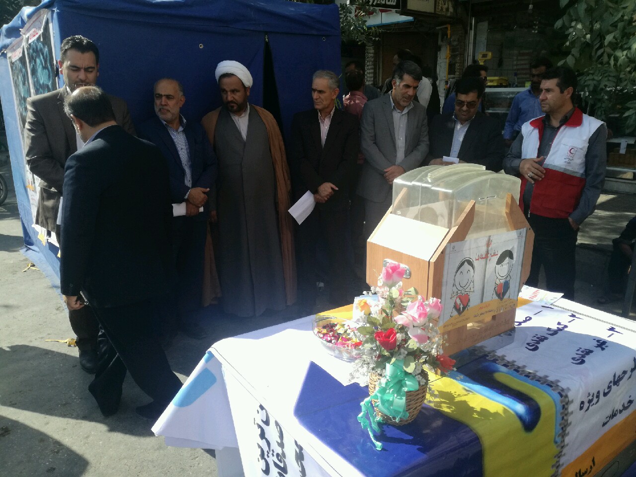 همزمان با سراسر کشور جشن عاطفه‌ها در شهرستان زرند برگزار شد