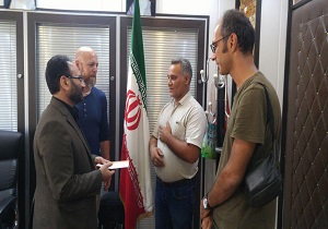 تجلیل از راننده تاکسی امانتدار قزوینی