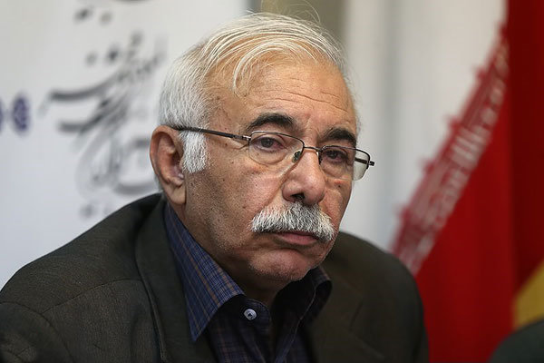 ‌نمی‌خواستم مجوز اشعار ضعیف به نام من نوشته شود/ دلیل استعفایم اشعار چاوشی نبود