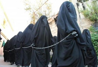 ناگفته&zwnj;های زن ایزدی بعد رهایی از بردگی داعش/از زنده به گور کردن در مدرسه تا روستایی مملوء از استخوان مردگان+تصاویر