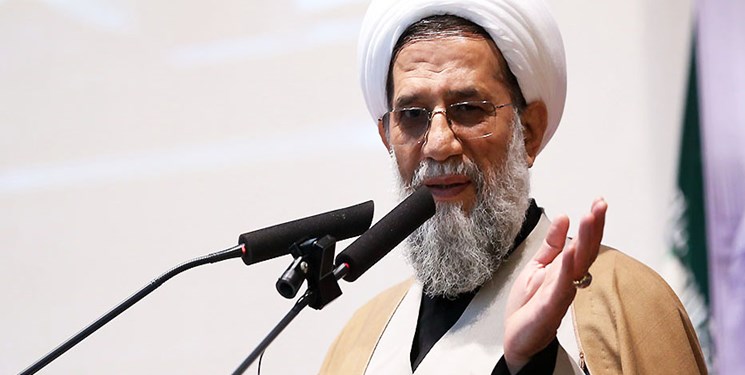 رئیس سازمان عقیدتی سیاسی ارتش دریافت نشان فتح را به امیر سیاری تبریک گفت