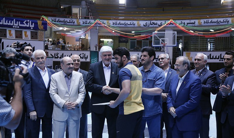 برگزاری مراسم تجلیل از کشتی گیران مدال آور در بازی‌های آسیایی