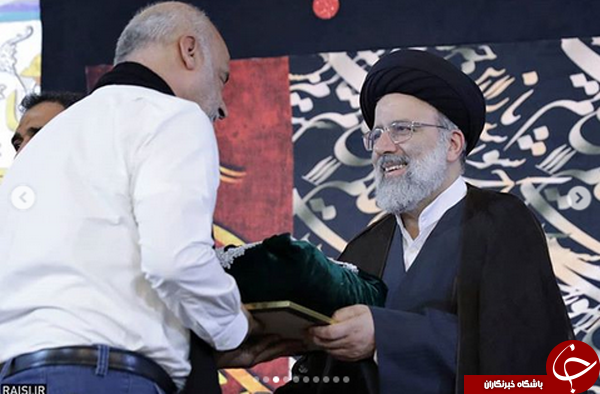 آيين اهداى پرچم آستان قدس رضوى به ٥٠٠ هیات مذهبی كشور و جهان اسلام+عكس
