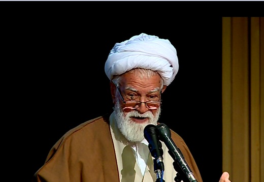 همه وظیفه دارند خمس را ترویج کنند.