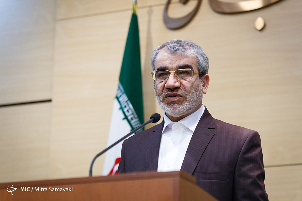 مجمع تشخیص دوره&zwnj; آموزشی برگزار کند تا موجبات آبروریزی برای خبرنگاران فراهم نشود