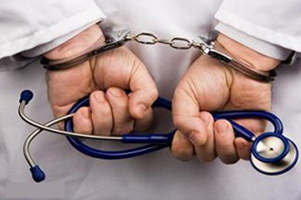 ناهمخوانی مجازات حبس پزشکان با فلسفه مجازات&zwnj;ها/ محرومیت از طبابت اثربخشی بیشتری دارد