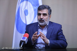 همکاری با انگلیس در مورد راکتور آب سنگین