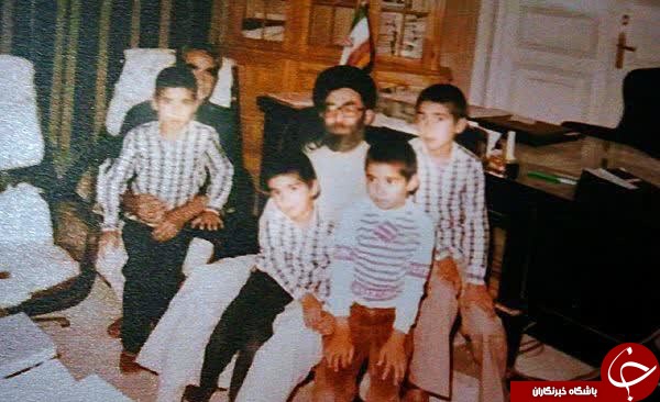 عکس دیده نشده از فرزندان شهید اندرزگو در کنار حضرت آیت&zwnj;الله خامنه&zwnj;ای+عکس