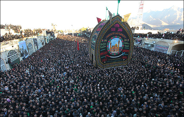 آداب و رسوم حسینیه ایران در ماه محرم/ سبک خاص عزاداری یزدی ها در محرم