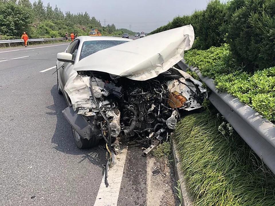 سرعت غیرمجاز راننده جوان حادثه ساز شد + فیلم//