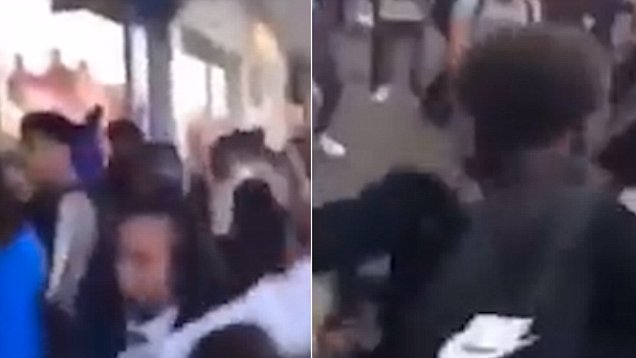 درگیری فیزیکی شدید دانش آموزان در خیابان! + فیلم//