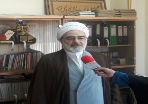 روحانیون فرهنگ عاشورا را در جامعه ترویج دهند