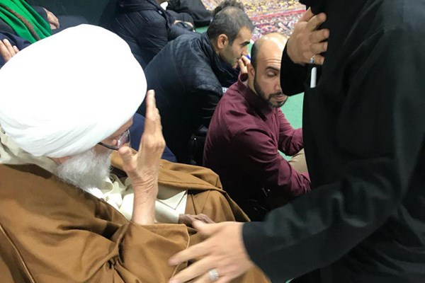 اولین حضور علنی شیخ عیسی قاسم در انظار پس از انجام عمل جراحی+ تصاویر