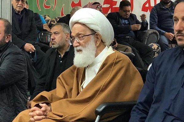 اولین حضور علنی شیخ عیسی قاسم در انظار پس از انجام عمل جراحی+ تصاویر