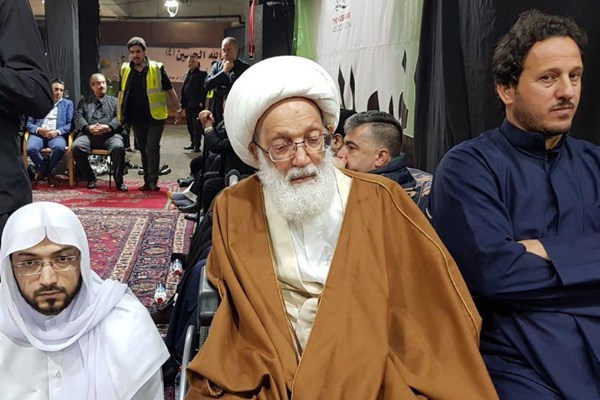 اولین حضور علنی شیخ عیسی قاسم در انظار پس از انجام عمل جراحی+ تصاویر