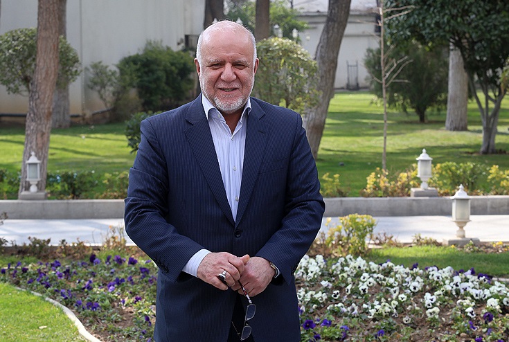 مشکل کمبود بنزین نداریم