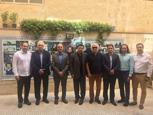 استقلالیها به دیدار خانواده مظلومى میروند/ خارجیها خانه دار شدند استقلالیها به دیدار خانواده مظلومى میروند/ خارجیها خانه دار شدند