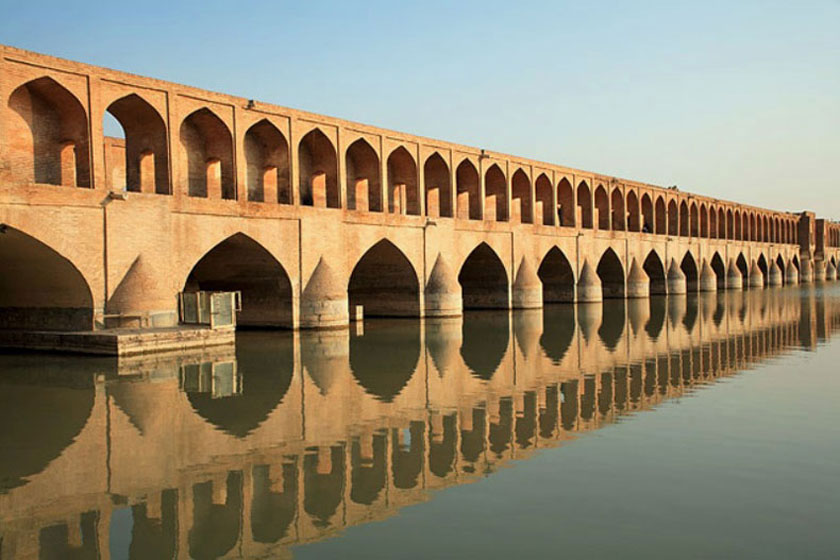 سفر دو هفته&zwnj;ای به ایران برای یک زوج اروپایی چقدر آب می&zwnj;خورد؟