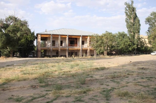 درخواست توقف ساخت وسازدر کنار عمارت تاریخی همدان