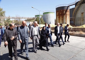 هیچ دستگاه اجرایی حق ایجاد وقفه در کار صنایع را ندارد