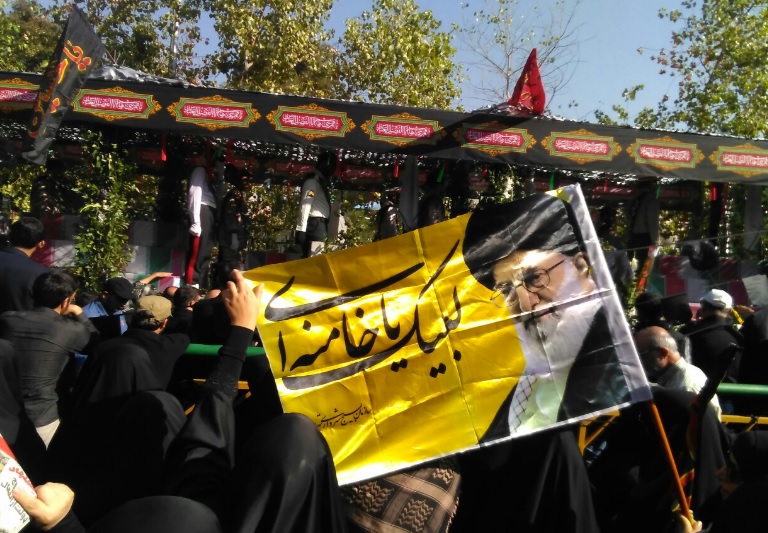 طنین لبیک یا حسین در بدرقه ۱۳۵ شهید گمنام