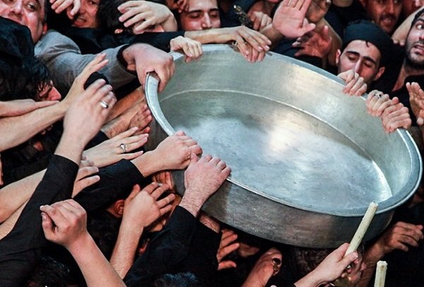 از استقبال محرم با طشت گذاری تا شبیه خوانی در ظهر عاشورا+ تصاویر