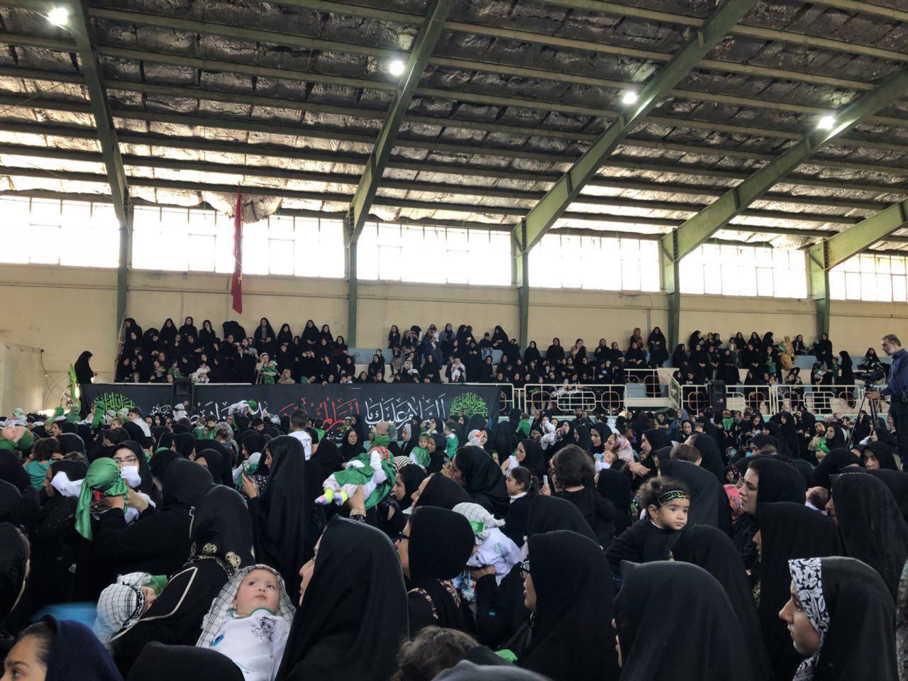 تصاویری از پخش زنده مراسم شیر خوارگان حسینی در شبکه ایلام