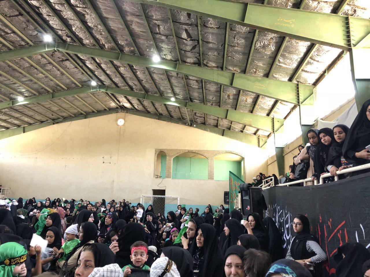 تصاویری از پخش زنده مراسم شیر خوارگان حسینی در شبکه ایلام