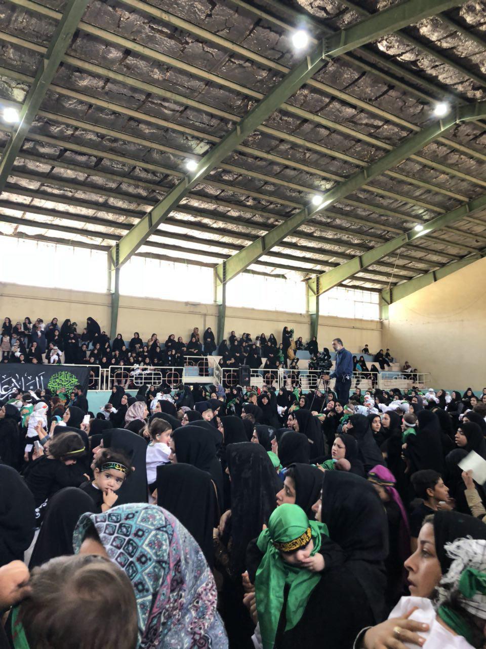 تصاویری از پخش زنده مراسم شیر خوارگان حسینی در شبکه ایلام