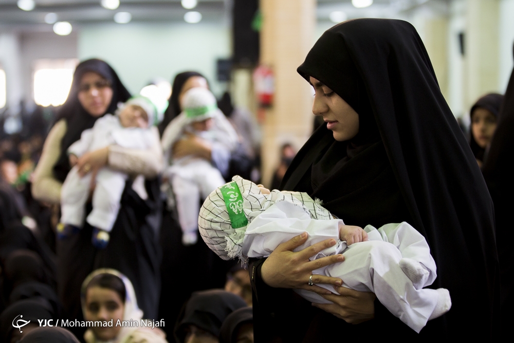 طنین لالایی مادران همدانی به یاد طفل شش ماهه کربلا طنین لالایی مادران همدانی به یاد طفل شش ماهه کربلا