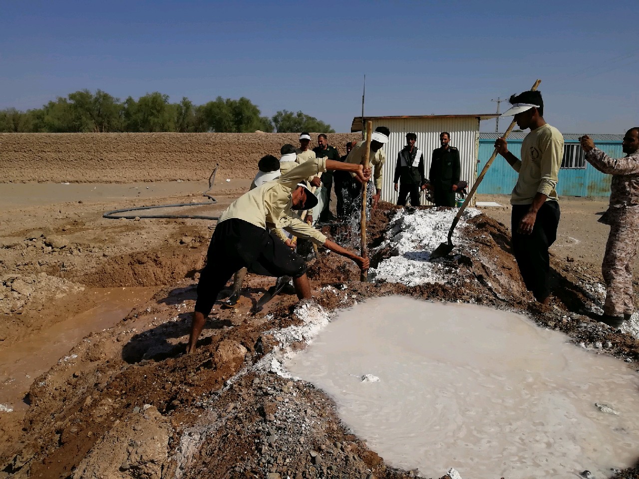 تلاش جهادگران بسیج سازندگی برای آبادانی روستاهای فهرج