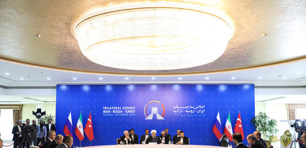 مفرش شدن محل ضیافت تعجب پوتین و اردوغان را برانگیخت/اجلاس تهران، آبرویی برای ایران شد/برای حضور هیئت&zwnj;های خارجی در کشور هزینه&zwnj;ای نکردیم