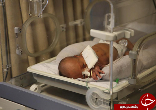 عیادت خدام از کودکان و اطفال بستری شده در روز شیرخوارگان حسینی