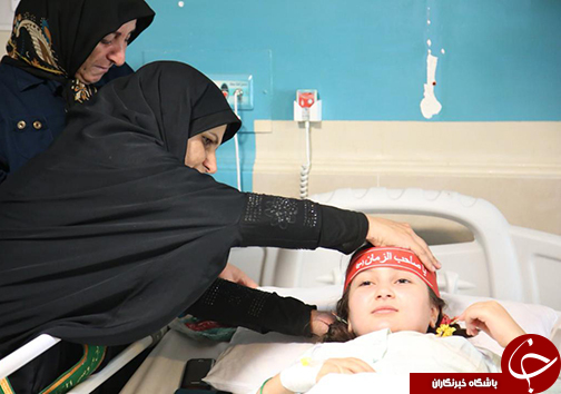 عیادت خدام از کودکان و اطفال بستری شده در روز شیرخوارگان حسینی