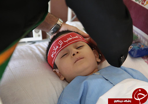 عیادت خدام از کودکان و اطفال بستری شده در روز شیرخوارگان حسینی