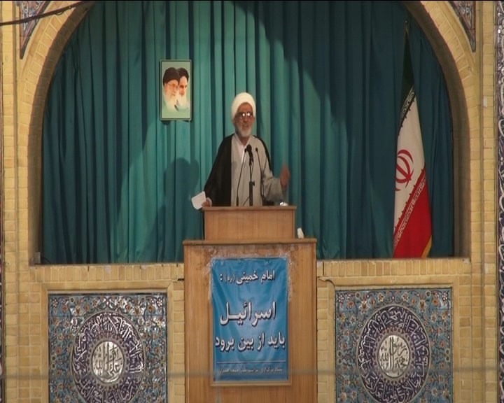 مداحان در مجالس از بیان خرافات به اسم دین، عاشورا و امام حسین(ع) پرهیز کنند.